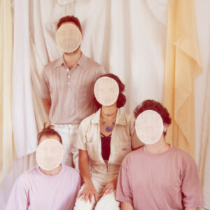 Les membres de MARSAVRIl avec le visage caché