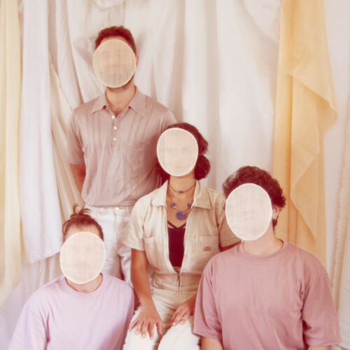 Les membres de MARSAVRIl avec le visage caché